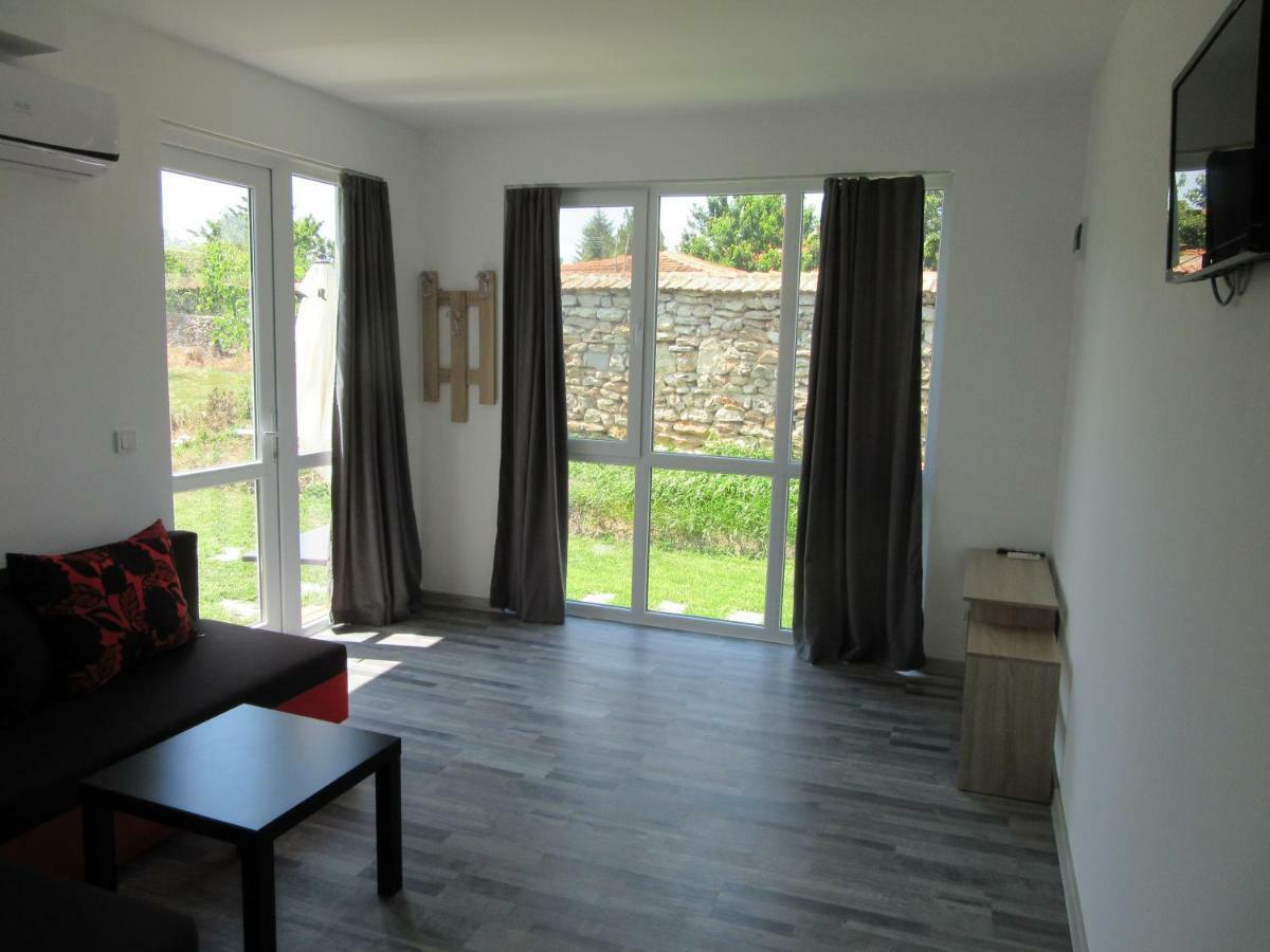 Karia Apartments Shabla Exterior foto